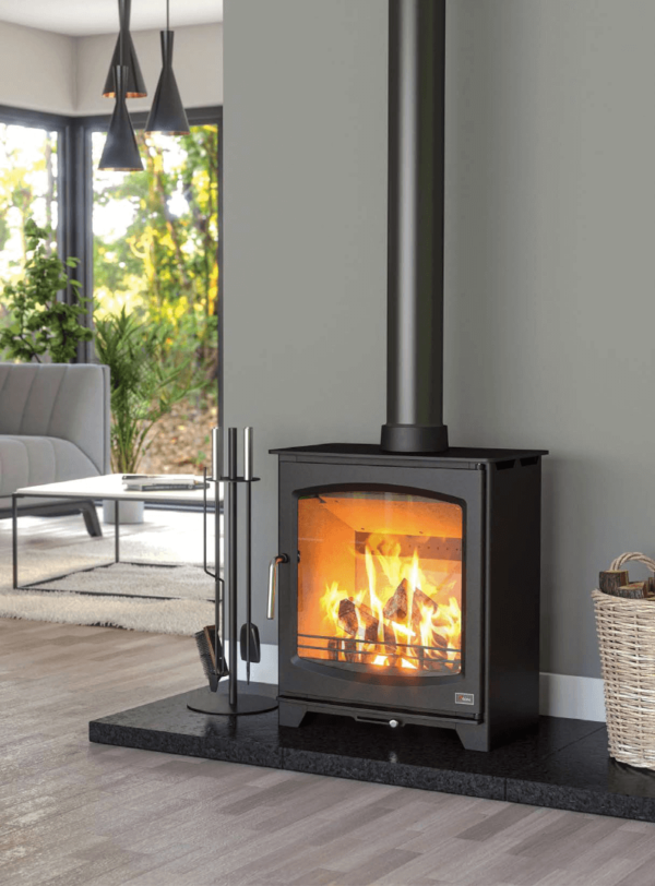 The paired-down simplicity of the Avon makes for a thoroughly stylish option for modern urban settings as well as traditional homes. This elegant black stove comes with matching black pipework and a large viewing window.